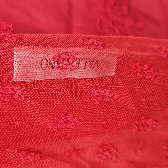 Valetino red lace tip for women size 2 - Picture 3 of 5